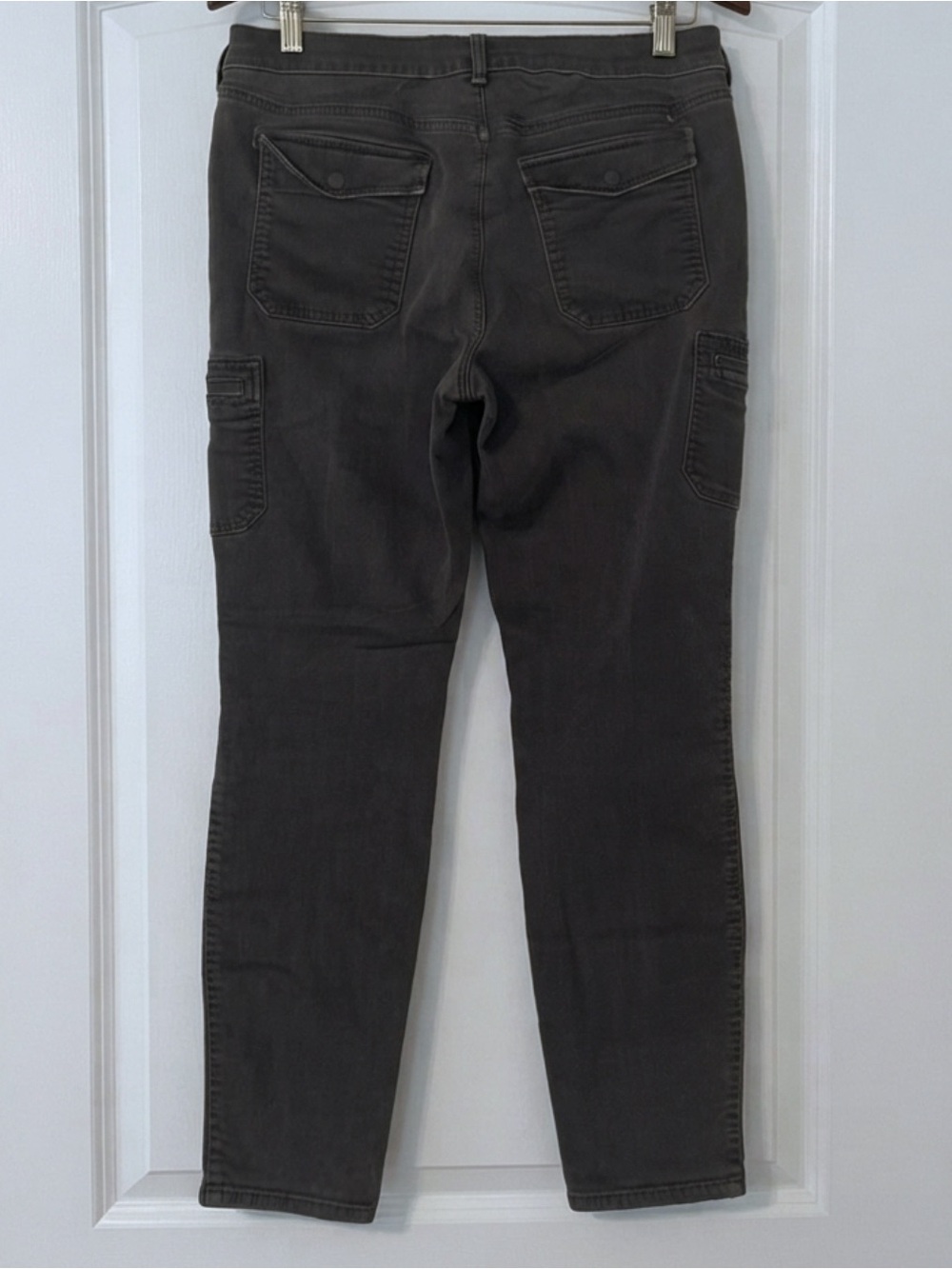 Denim • VeryGood
Eddie Bauer • Women’s Slightly Curvy Utility Pants - Picture 3 of 3